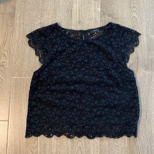 EUC Aritzia lace top
